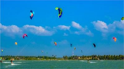 Kitesurfing.... enjoy the adventure...