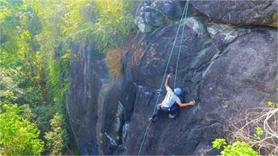 Climbing Bambarakanda